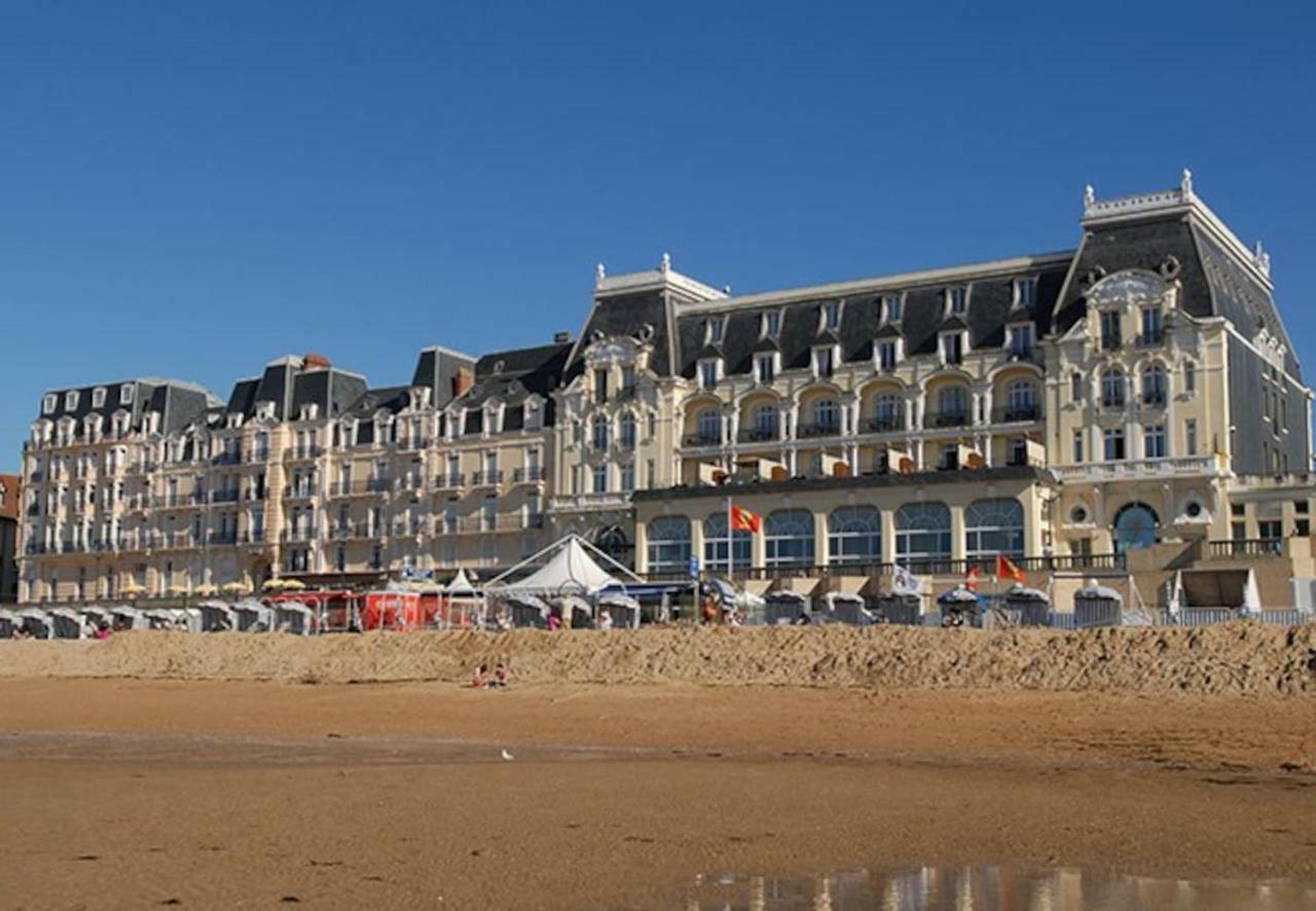 Port-guillaume, De Avec & Piscine Apartment *